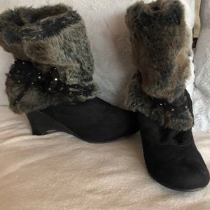 Naughty Monkey D Lux 2 Black furry boot size10